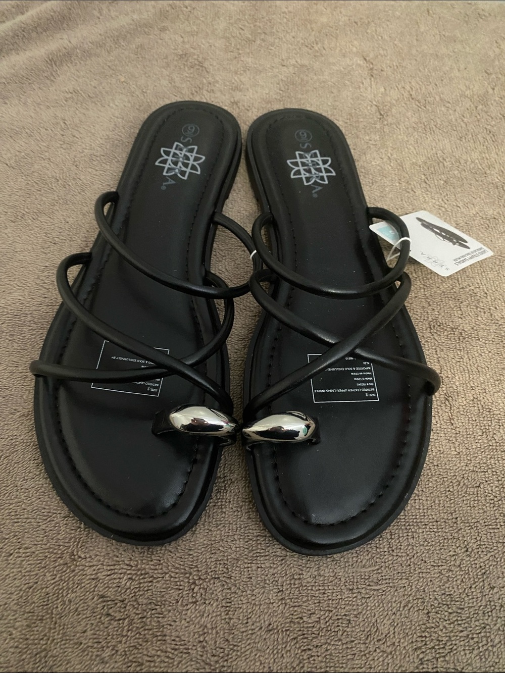 Sandals - Picture 2 of 8
